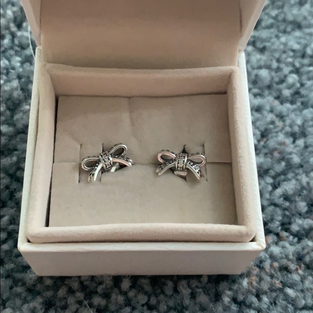 Pandora Studs
